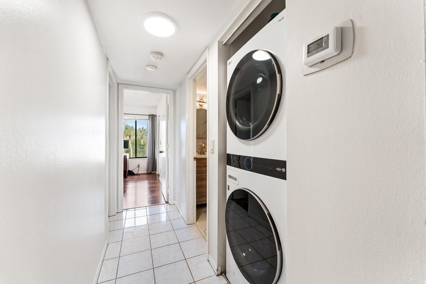 Welcome to this beautifully updated 2 bedroom, 2 bathroom top - photo 26