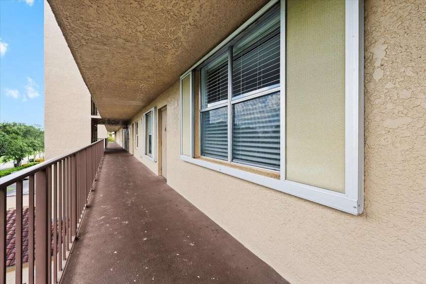 Gorgeous newly updated condo in the heart of Deerfield Beach! - photo 26