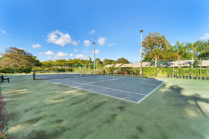 Welcome to this beautifully updated 2 bedroom, 2 bathroom top - photo 27