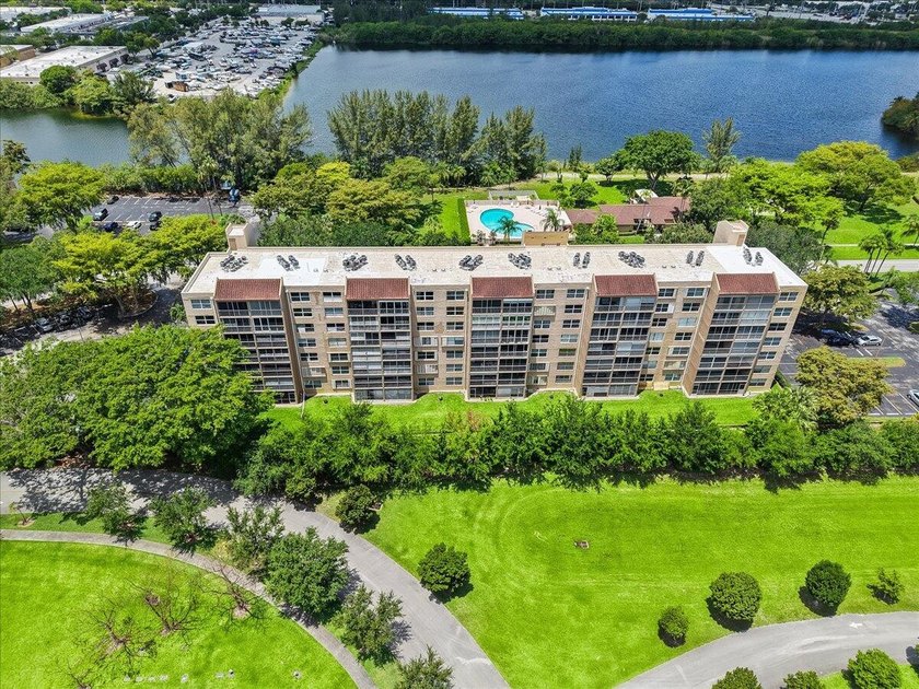 Gorgeous newly updated condo in the heart of Deerfield Beach! - photo 27