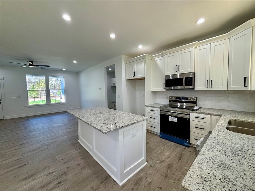 Brand new 3BR/2BA home with NO HOA fees offering a desirable - photo 7
