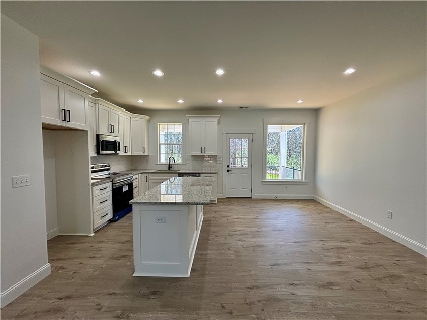 Brand new 3BR/2BA home with NO HOA fees offering a desirable - photo 9
