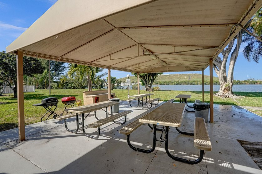 Gorgeous newly updated condo in the heart of Deerfield Beach! - photo 32