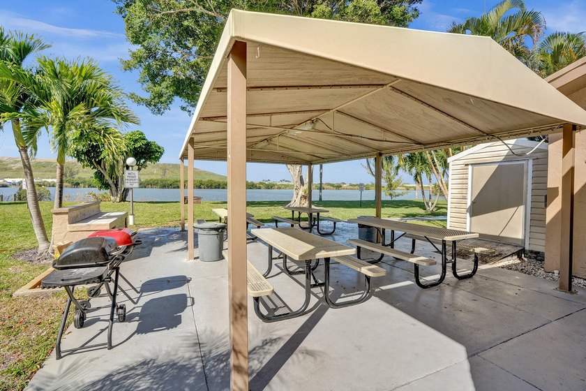 Gorgeous newly updated condo in the heart of Deerfield Beach! - photo 33