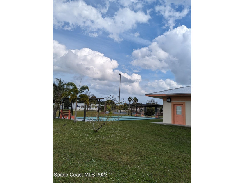 SUPER SPACIOUS Located in 55 plus community beautifully - photo 33