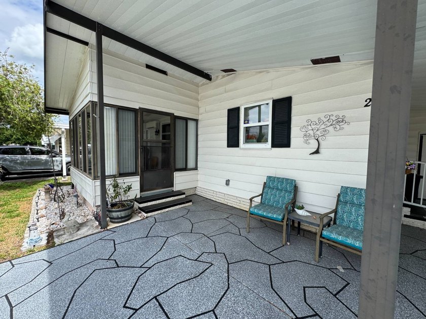 This beautiful, well-maintained home is the one! If you're - photo 4