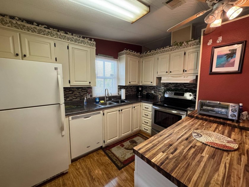This beautiful, well-maintained home is the one! If you're - photo 6