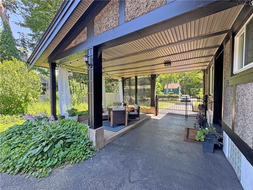 Architecturally &amp; Historically Significant, This Home Was - photo 3