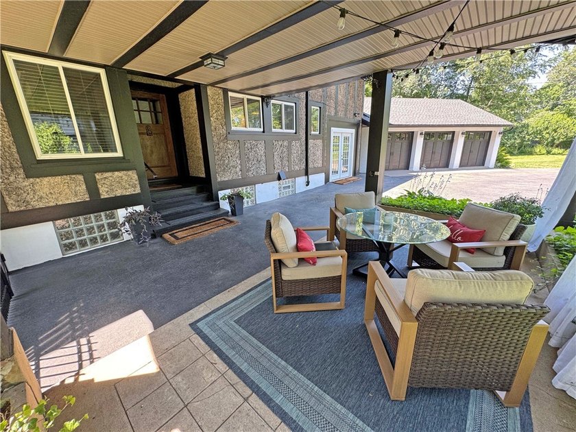 Architecturally &amp; Historically Significant, This Home Was - photo 4