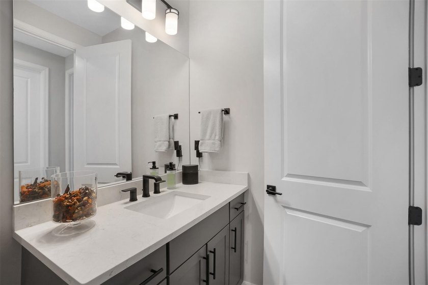 Enjoy resort-style living in Oak Tree, a premier gated community - photo 26