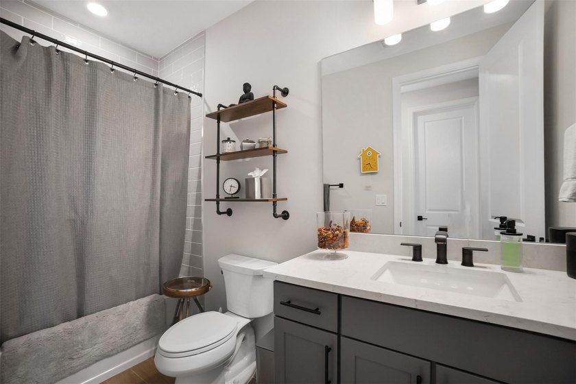 Enjoy resort-style living in Oak Tree, a premier gated community - photo 30