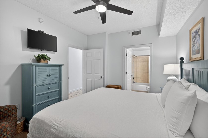 Majestic Sun 1-bedroom, 2-bath condo with built-in bunk beds is - photo 4