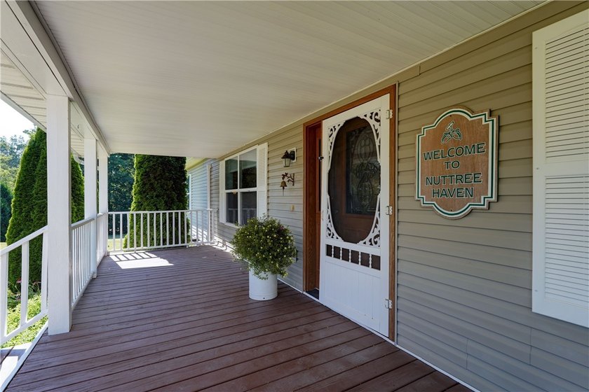 Welcome to this Impeccably Maintained 3 Bedroom, 2 Full Bath - photo 6