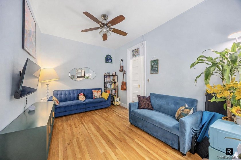 Parkside living with effortless access to transit, cafs, and - photo 2