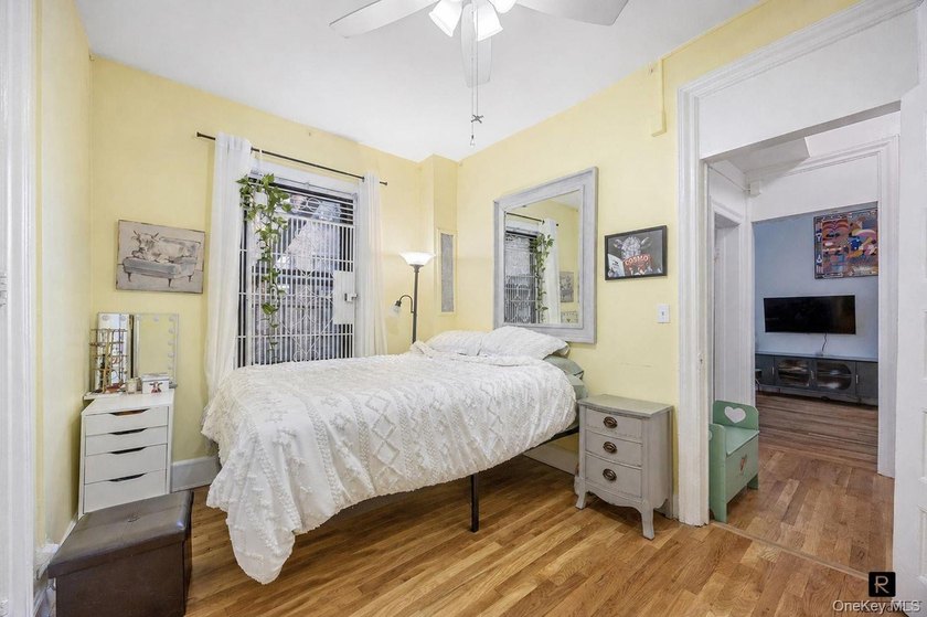 Parkside living with effortless access to transit, cafs, and - photo 5