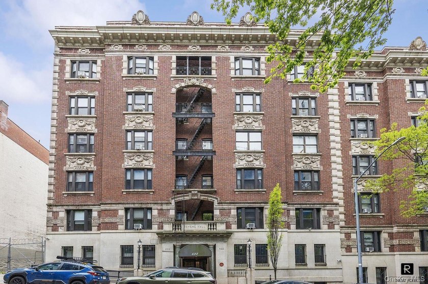 Parkside living with effortless access to transit, cafs, and - photo 8