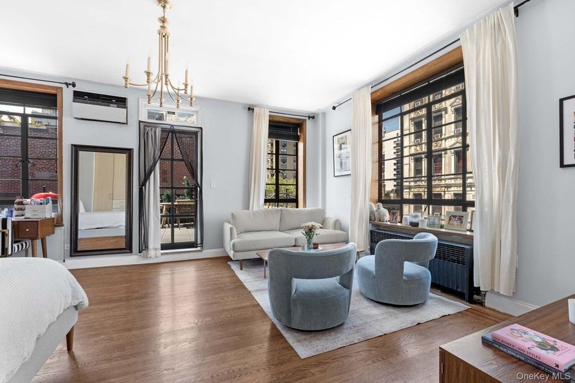 Tucked along one of Gramercy's most coveted tree-lined streets - photo 2