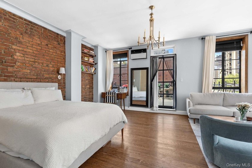 Tucked along one of Gramercy's most coveted tree-lined streets - photo 4