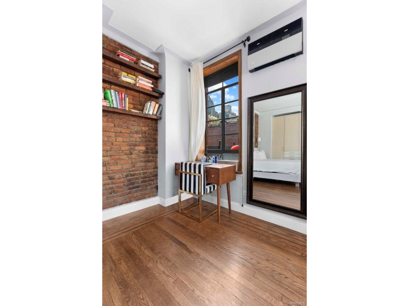 Tucked along one of Gramercy's most coveted tree-lined streets - photo 5