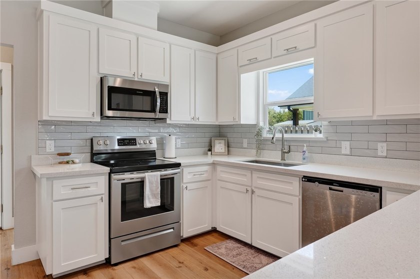 Coastal Living at Its Finest - Privacy, Nature &amp; Endless - photo 15
