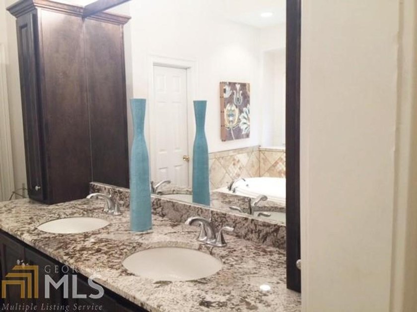 A combination of luxury, comfort, grandeur, privacy and intimacy - photo 15