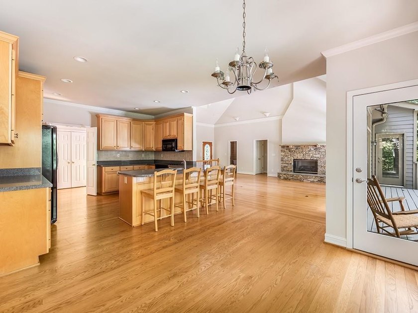 One of the best values in Big Canoe! This beautifully maintained - photo 9