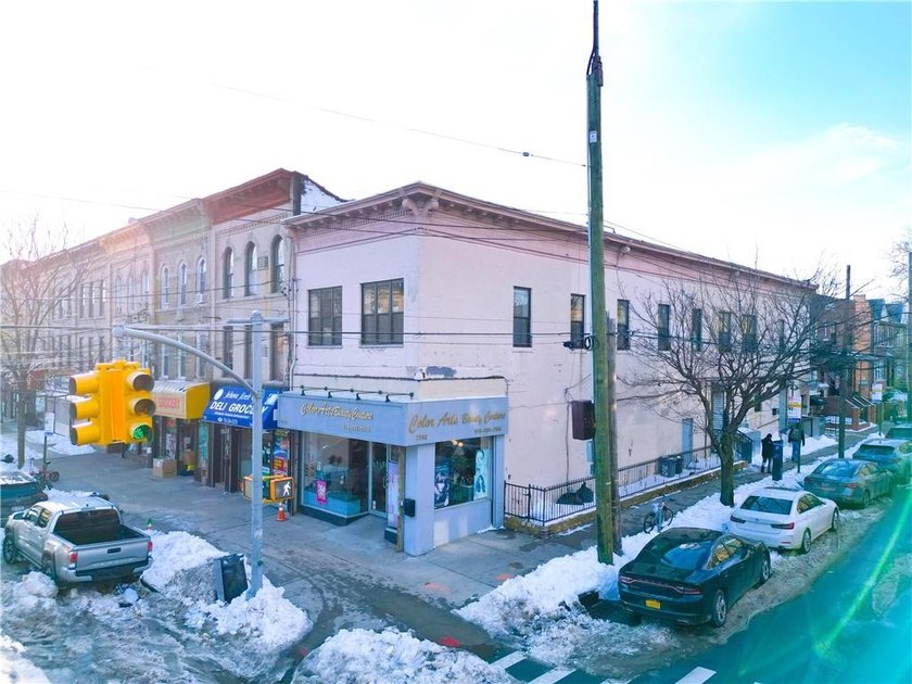 Turn Key Opportunity for Investors! This Extra Large Corner - photo 2