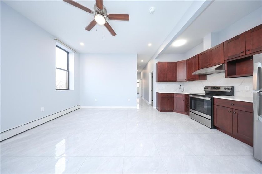 Turn Key Opportunity for Investors! This Extra Large Corner - photo 4