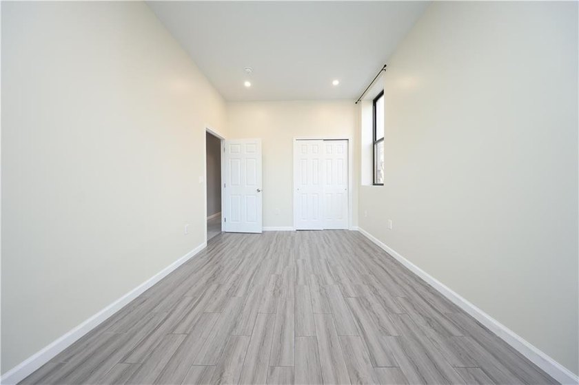 Turn Key Opportunity for Investors! This Extra Large Corner - photo 6