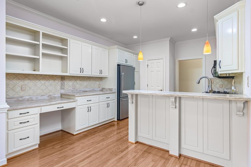 Lakefront Living at Its Finest - Nestled in the prestigious - photo 11