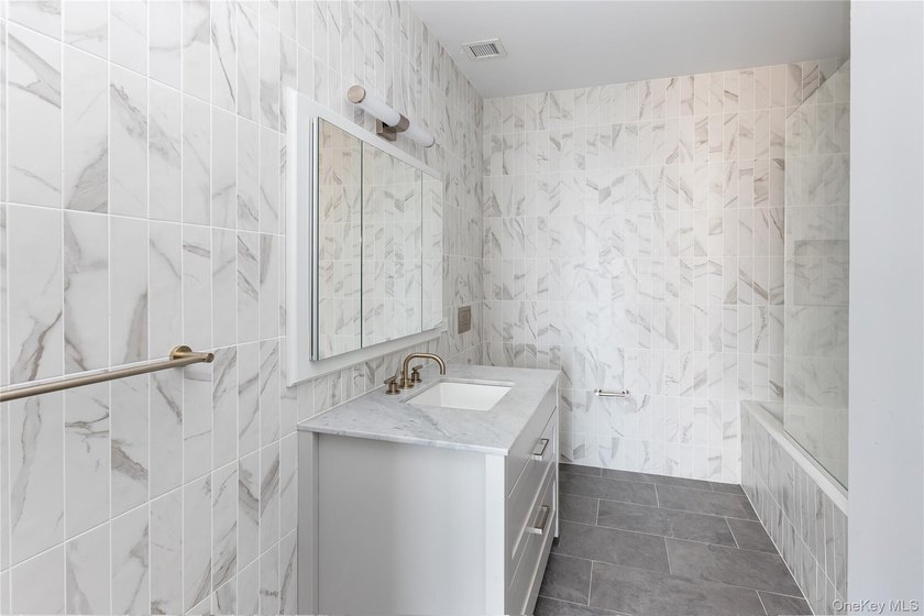 A true move-in-ready blank canvas! Residence 8H at The Boulevard - photo 11