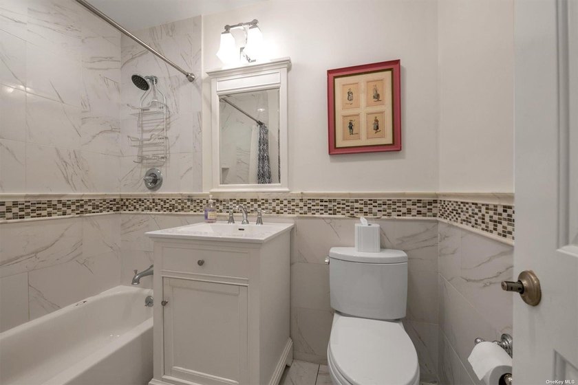 MOTIVATED SELLER! Spacious Junior 4 Coop Garden Apt in - photo 11