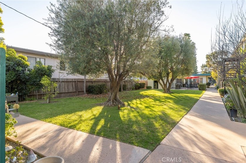 Welcome home to this rare and beautifully remodeled 2-bedroom - photo 30