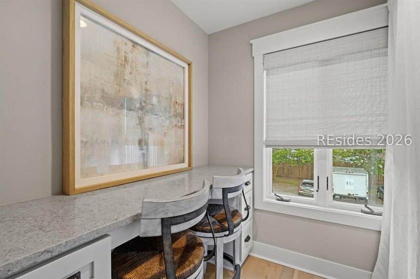Rare opportunity to own a beautifully high-end renovated corner - photo 14