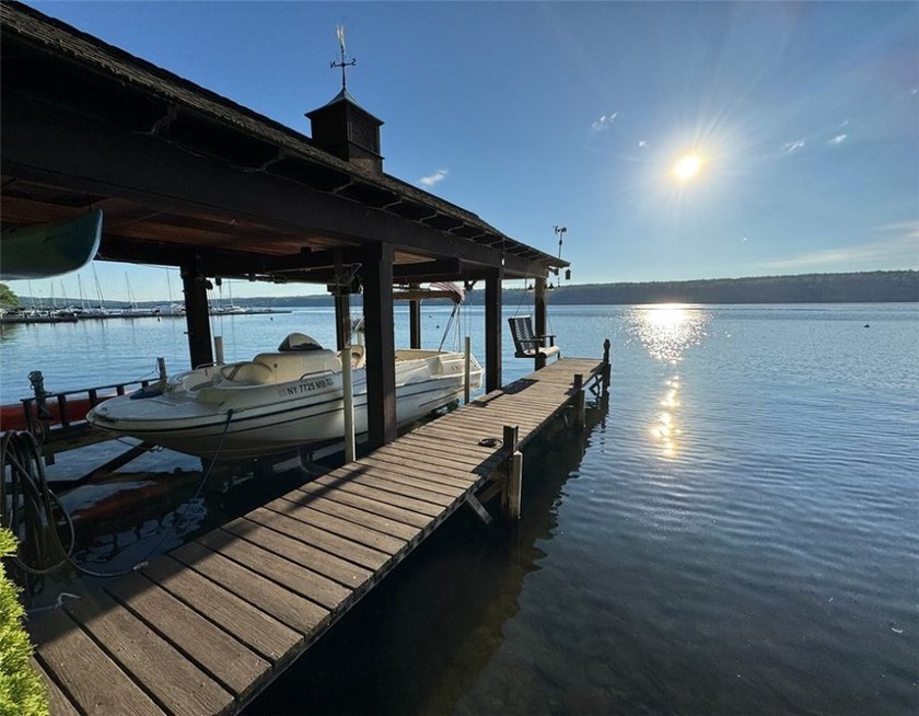 The Ultimate All-Season Lake Home. Custom 4 BR, 3.5 Bath, 2426 - photo 4