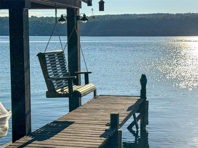 The Ultimate All-Season Lake Home. Custom 4 BR, 3.5 Bath, 2426 - photo 6