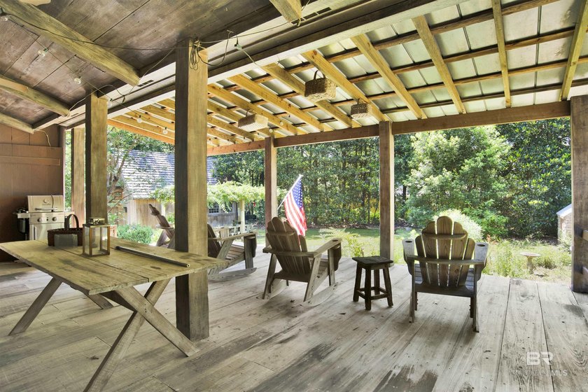 Located in the Montrose area of Fairhope. This one-of-a-kind - photo 5