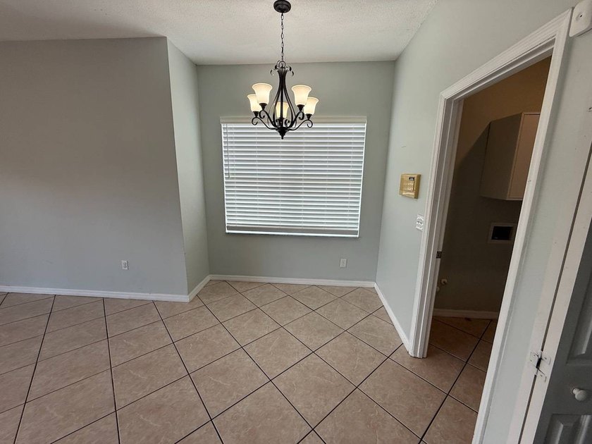 3 Bedroom, 2.5 bath, 2 story home with a 3 car garage in - photo 10