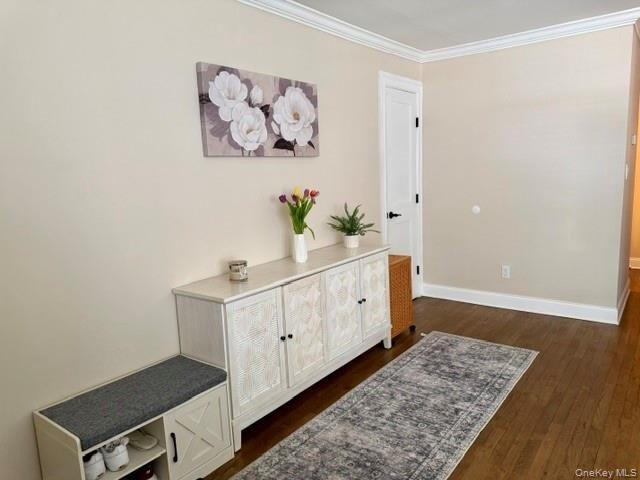 Beautiful County Club Gardens Lower Level Unit Awaits You! This - photo 6