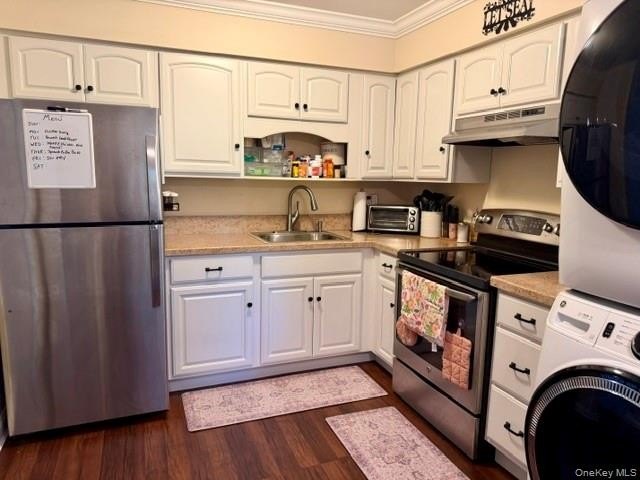Beautiful County Club Gardens Lower Level Unit Awaits You! This - photo 8