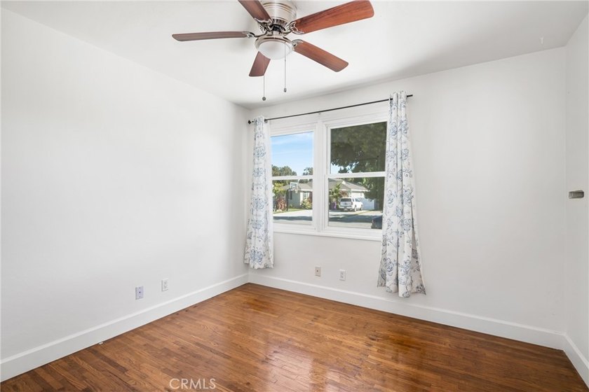 Great Lakewood Village Location. Single Family Residence with a - photo 12