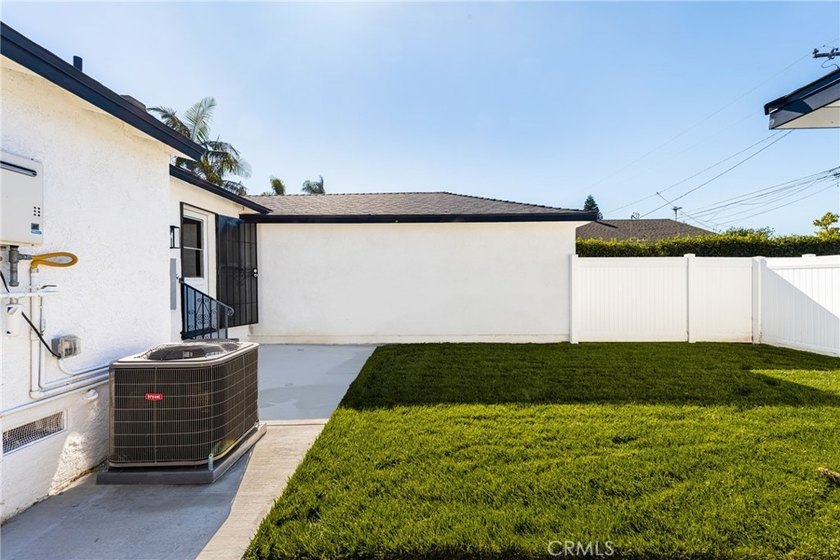 Great Lakewood Village Location. Single Family Residence with a - photo 17