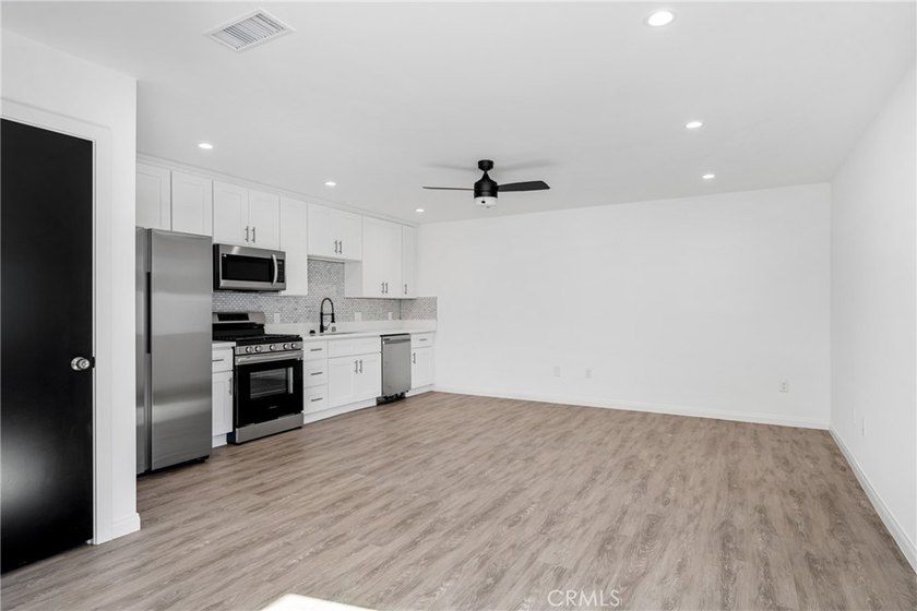 Great Lakewood Village Location. Single Family Residence with a - photo 21