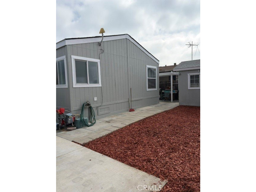 Welcome to Gables Mobile Home Estates, one of Santa Ana's most - photo 17