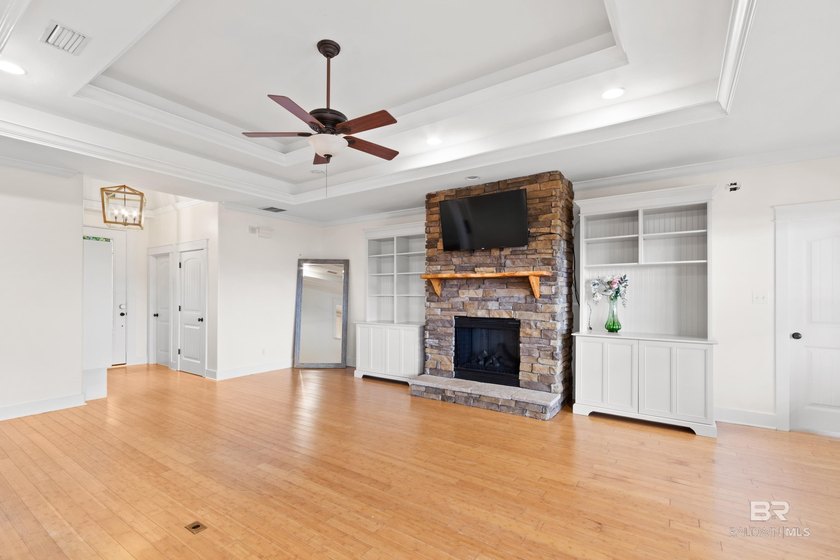 Experience the best of Gulf Shores living in this spacious 4 - photo 9