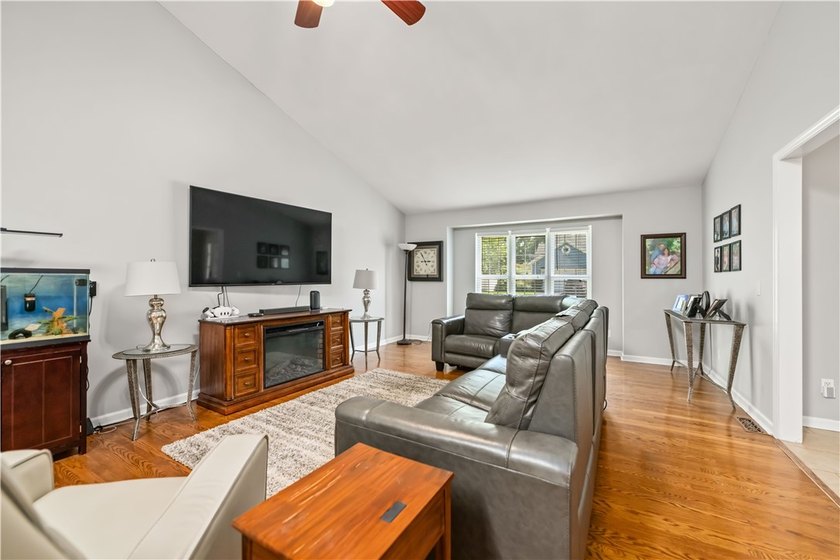 Tucked away on a private cul-de-sac in the highly desirable West - photo 5