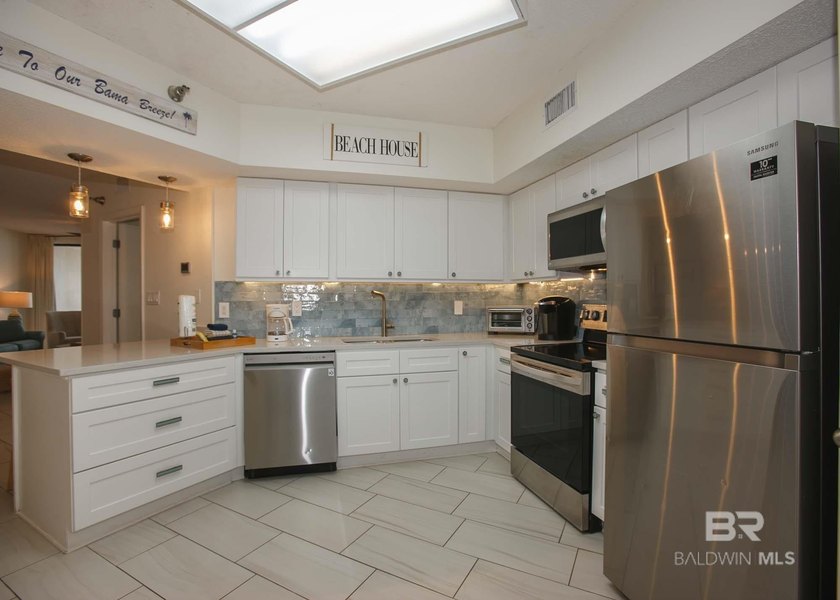 Offering stunning panoramic views of the Gulf of Mexico, this - photo 8