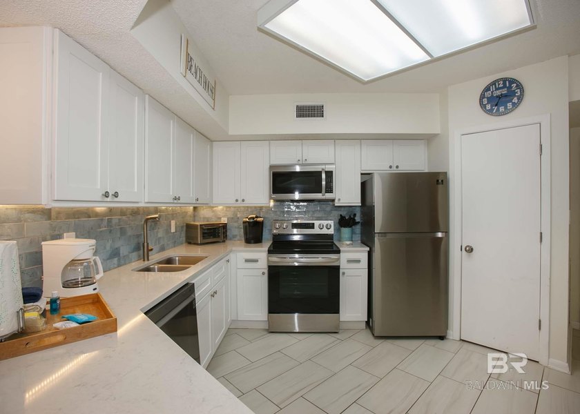 Offering stunning panoramic views of the Gulf of Mexico, this - photo 10