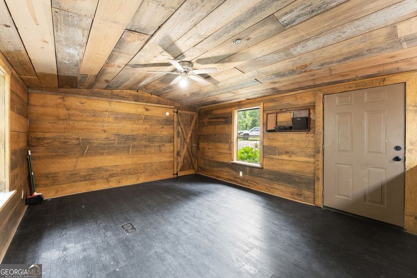 Affordable living in Dawsonville! Nestled on nearly a full acre - photo 5