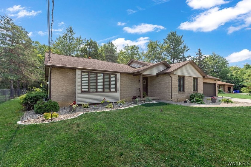 Showings start Thursday July 16 at 9:00 am with negotiations - photo 5